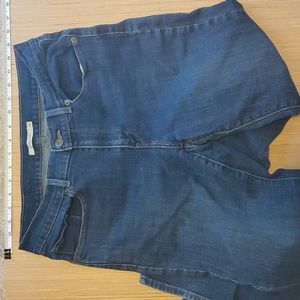 Levi's Women's size 10 Classic Straight Jeans